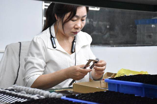 套｜鹿邑化妆刷：“刷”出美丽经济新世界冰球突破爆百万大奖畅卖全球 河南有一